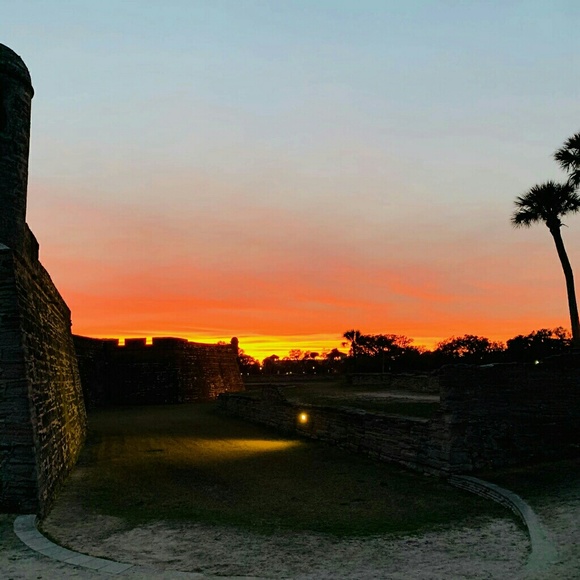 Hello poshers! - Picture 3 of 7